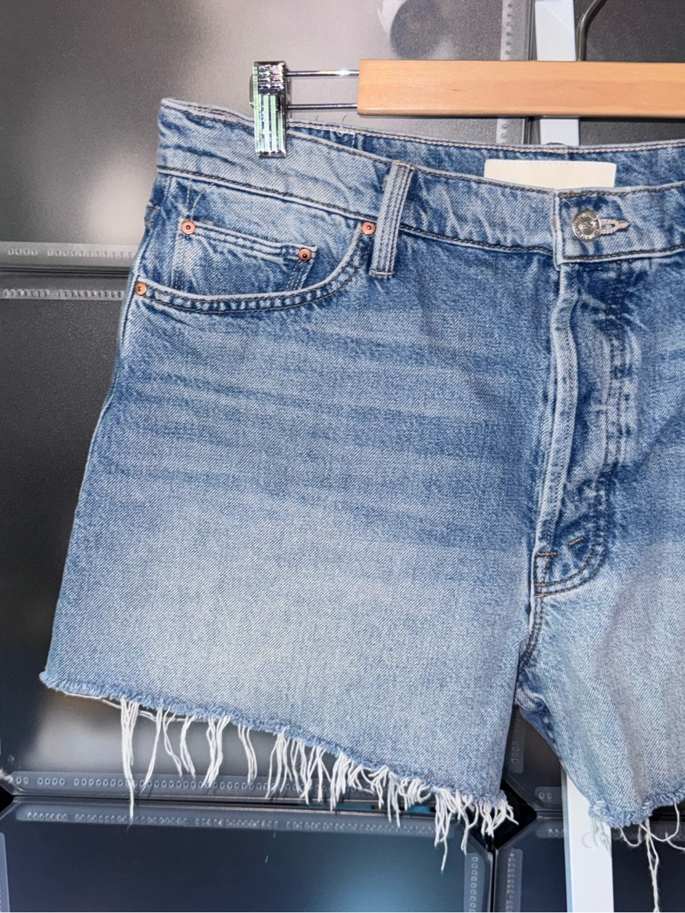 MOTHER The Skipper Short n’ Long Fray Leap At The Chance Denim Shorts Size 32 - Picture 2 of 10